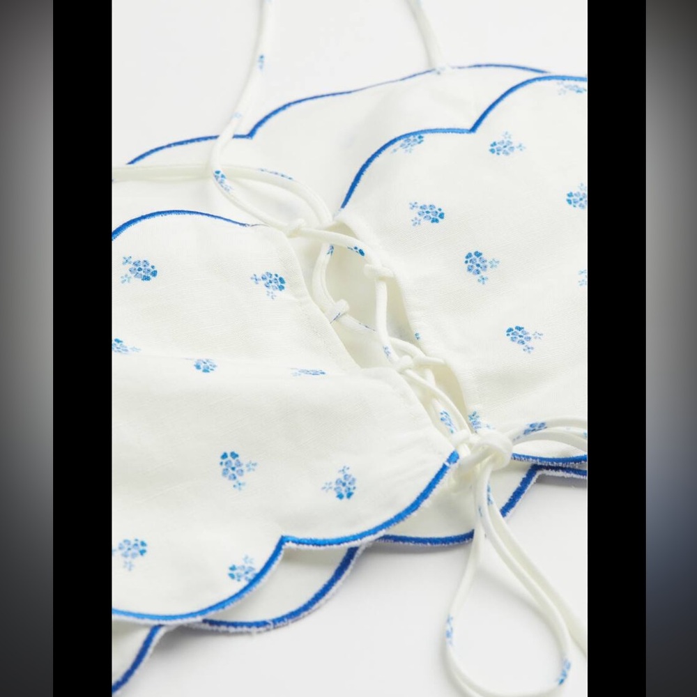H&M White and Blue Floral Linen Crop Top - Picture 3 of 12
